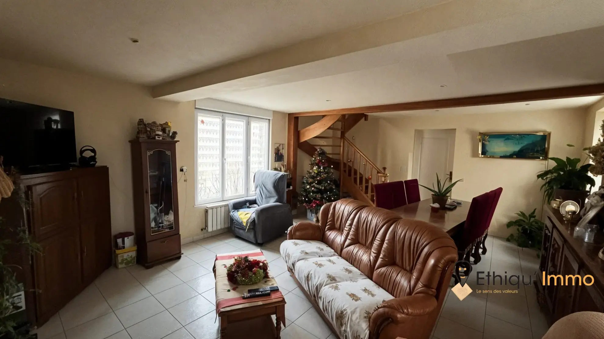 Maison ancienne au bord de la rivière La Voire à Bétignicourt – Cadre paisible 