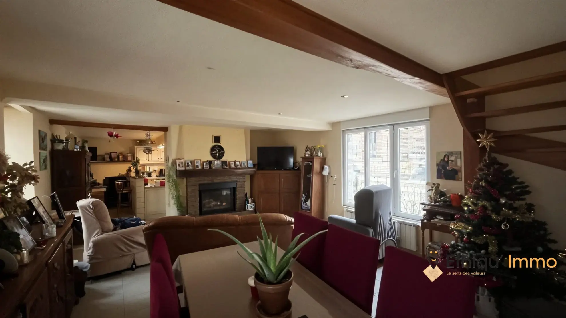 Maison ancienne au bord de la rivière La Voire à Bétignicourt – Cadre paisible 