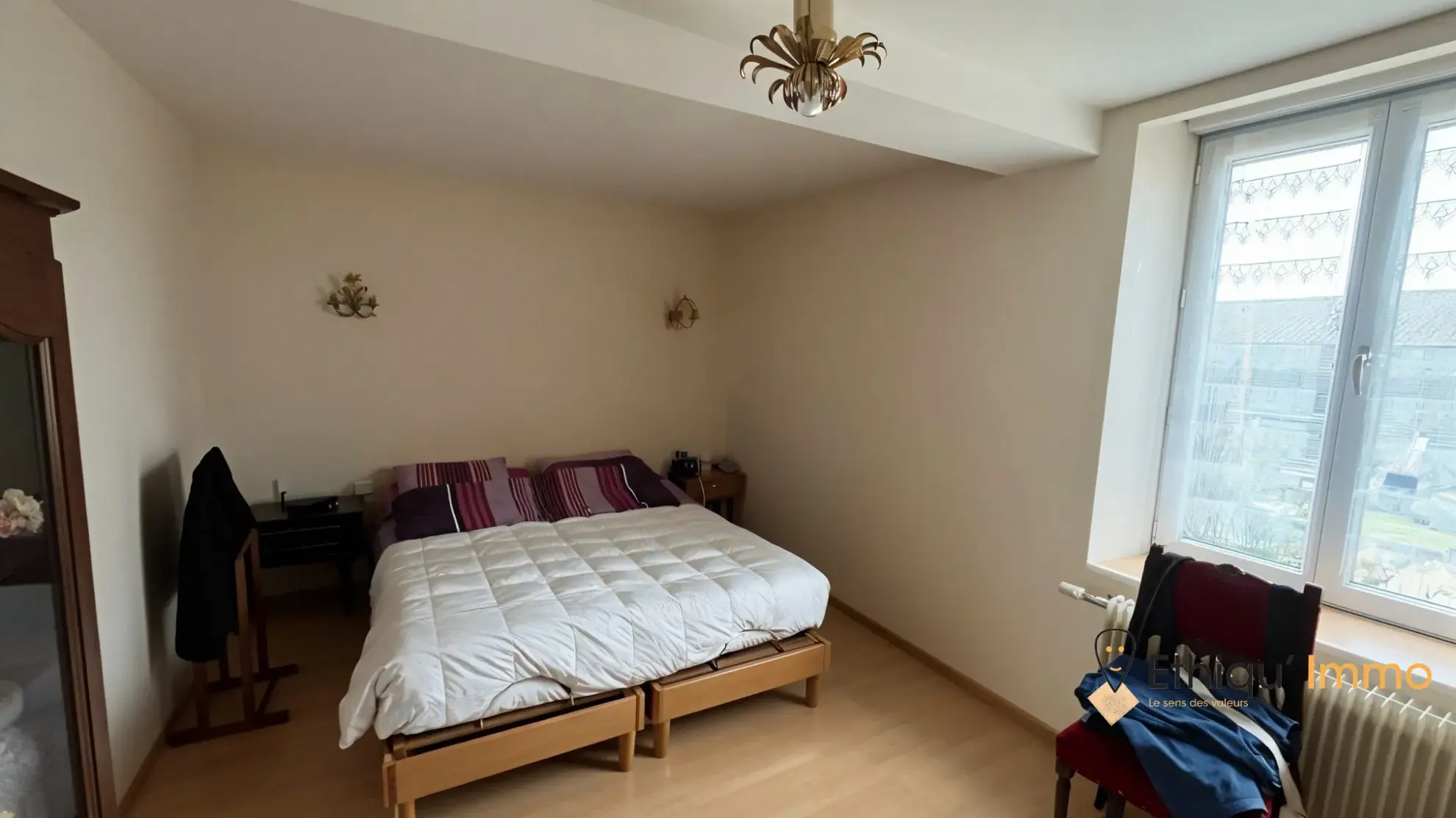 Maison ancienne au bord de la rivière La Voire à Bétignicourt – Cadre paisible 