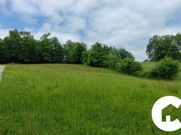 Terrain constructible à Gan avec vue sur la colline - 2 180 m²