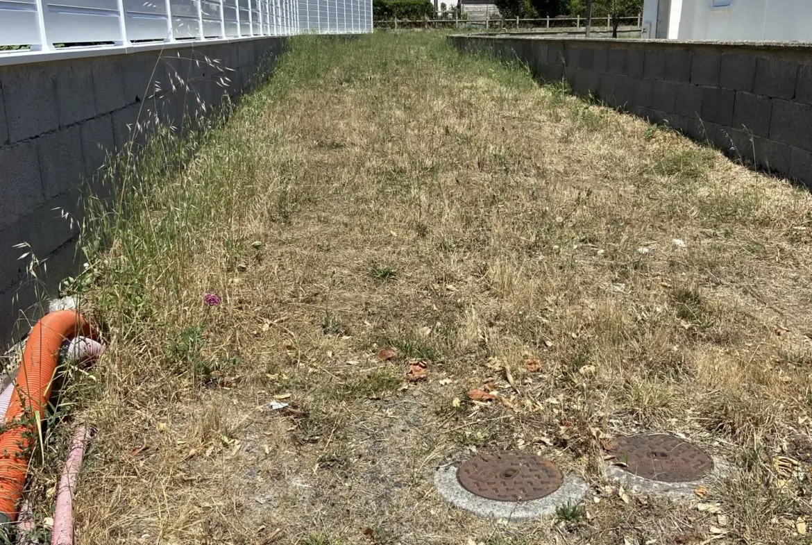 Terrain constructible en vente à Brem-sur-Mer, zone UB, proche centre 