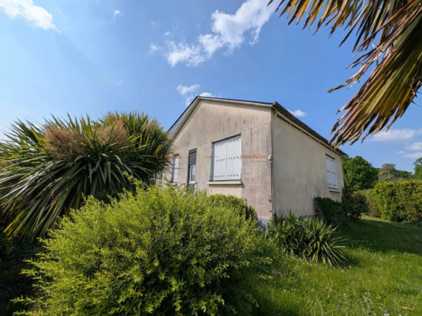 Maison à rénover avec grand terrain à Tinténiac - potentiel et emplacement idéal