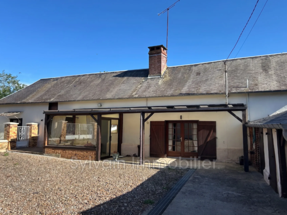 Maison ancienne de plain-pied avec dépendances à Grandvillers