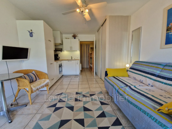Studio-cabine à vendre au Grau-du-Roi avec parking, piscine et vue ouest
