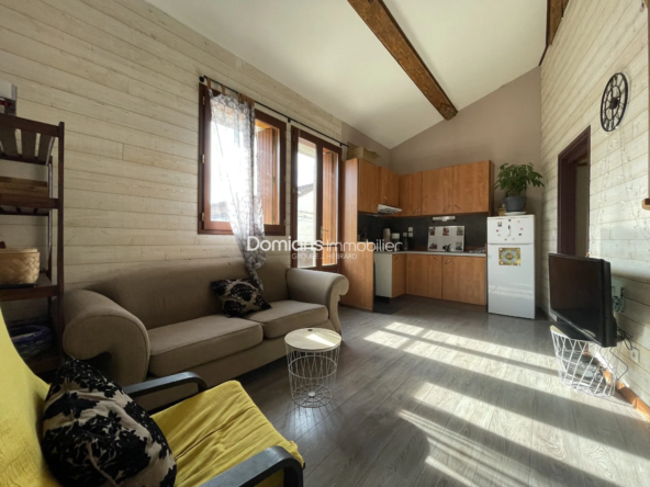 A vendre maison de village avec deux appartements loués près de Perpignan