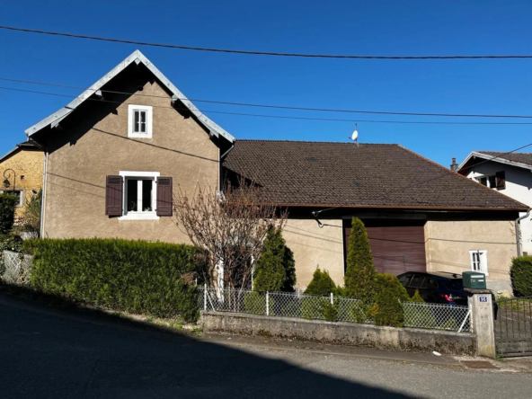 Maison à vendre à Brevilliers - Grande maison ancienne de 297 m² avec potentiel de rénovation