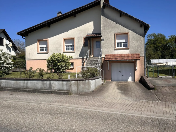 Maison individuelle à ROUHLING avec jardin et grand potentiel de rénovation