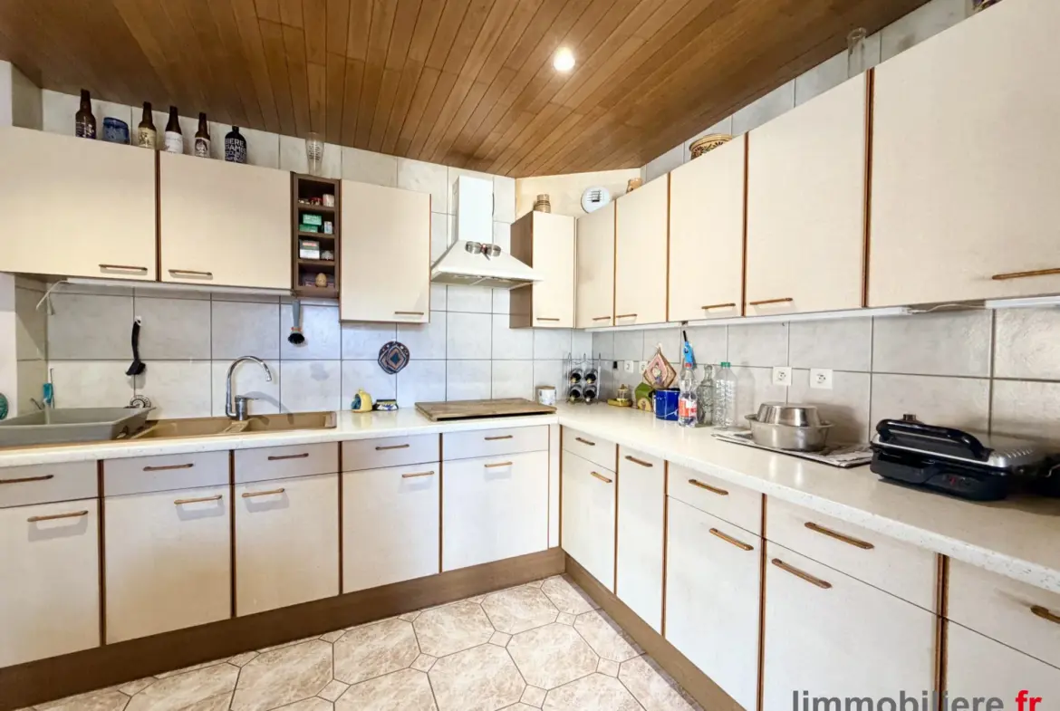 Maison à vendre à Saulxures avec potentiel d'extension et second logement 