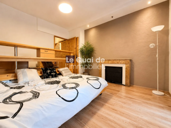 Charmant T1 bis meublé de 22,45 m² au cœur de Grenoble, idéal pour investir