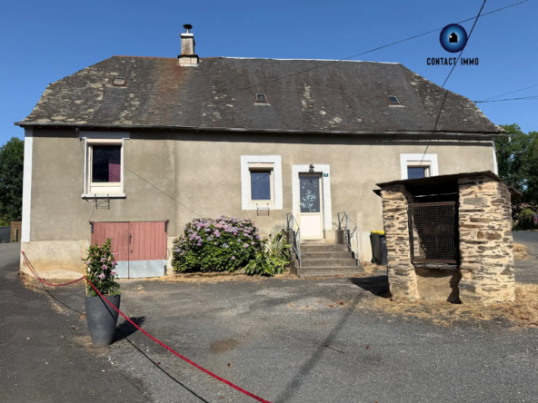 Ensemble immobilier avec maison et grandes dépendances à Sadroc