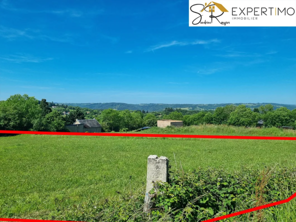 Terrain constructible de 1799 m² avec vue panoramique à Blot-l'Église