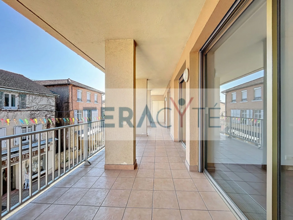 Appartement T3 rénové avec grande loggia à Villars-les-Dombes