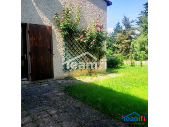 Belle maison mitoyenne de 3 chambres avec garage à Monistrol-sur-Loire