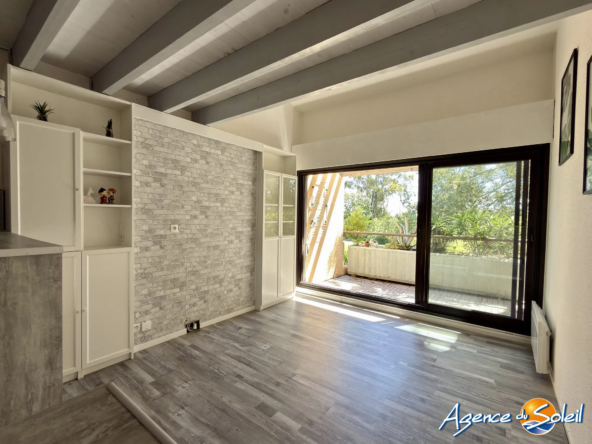 Appartement T2 duplex avec piscine et parking à Saint-Cyprien