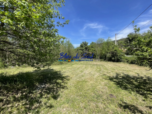 Terrain constructible de 1607 m² avec vue sur le Canigou à Corneilla de Conflent
