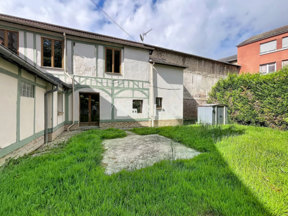 Ensemble immobilier à Elbeuf avec maison T3 et appartement indépendant pour investisseurs