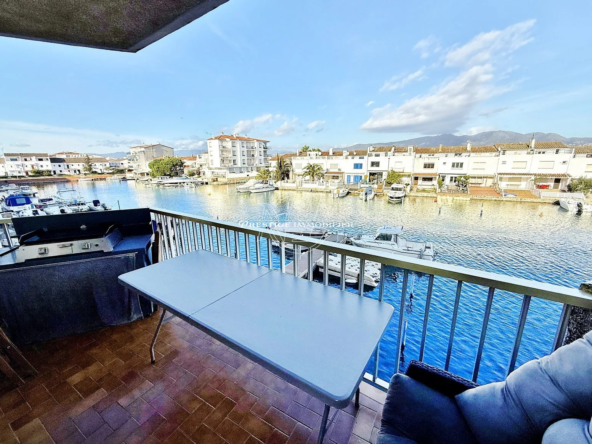Appartement avec vue marina, 2 amarres privées, parking à Empuriabrava