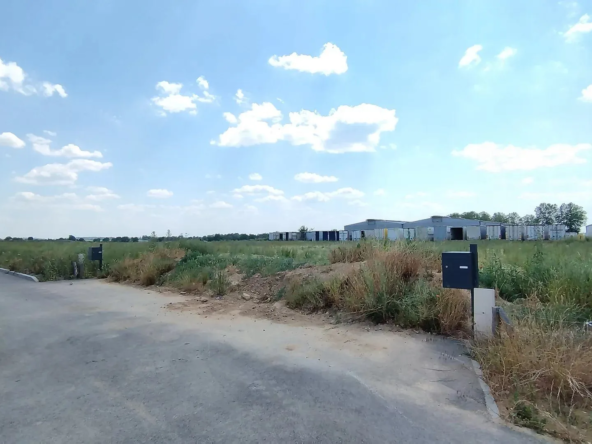 Terrain à bâtir de 1065 m² dans la zone économique de la Porte Rouge