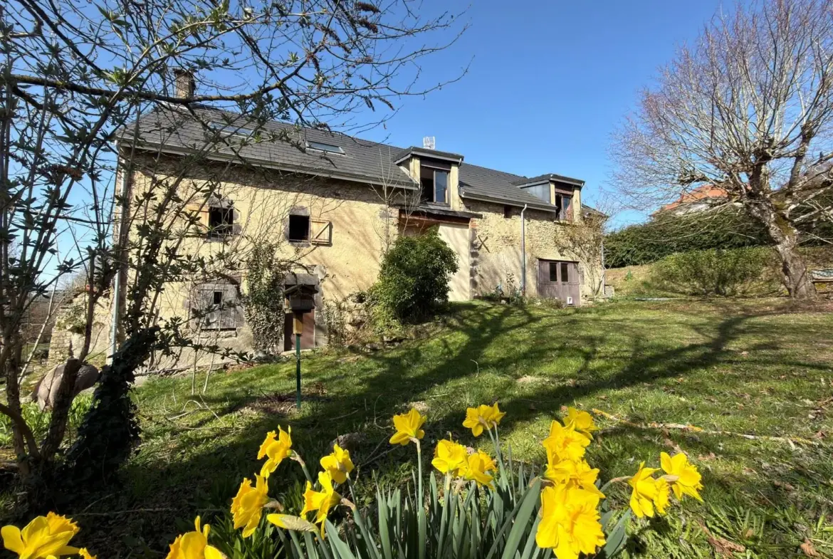Belle maison de campagne de 149 m² avec jardin et terrasse à Vitrac 