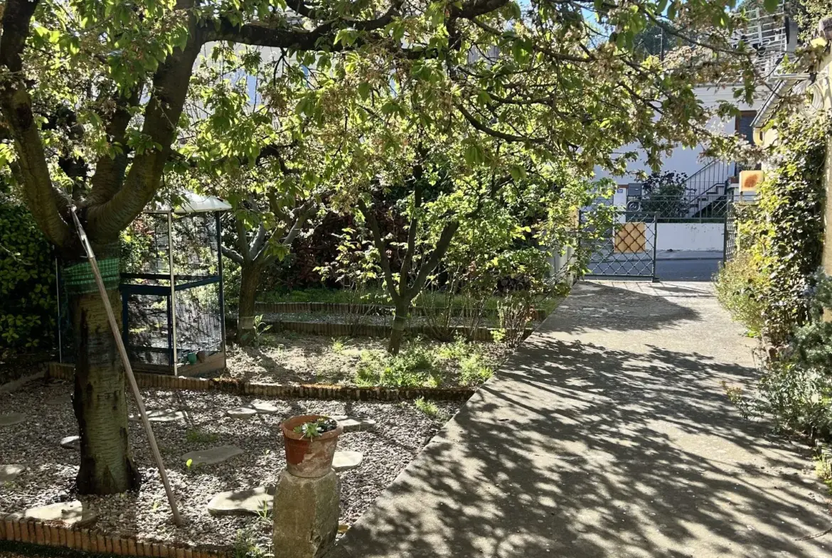 Maison à Limoux de 114 m² avec jardin et potentiel de rénovation 