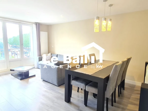 Bel appartement rénové avec vue sur remparts et Oise à Pontoise