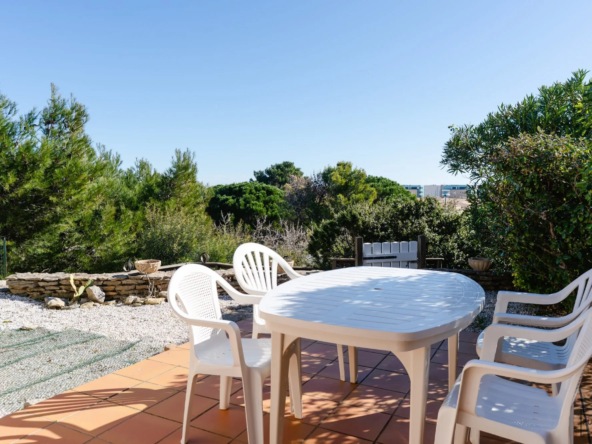 Pavillon 3 pièces cabine avec mezzanine à Narbonne-Plage, grand terrasse et parking