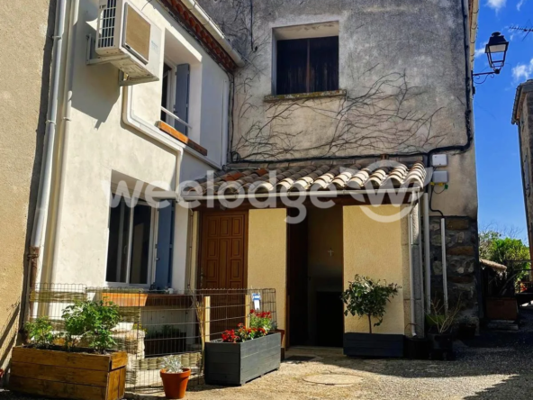 Maison de village atypique avec terrasse et vue panoramique dans les Corbières