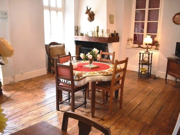 Maison bourgeoise à vendre à Melles avec vue sur les montagnes - 160 m²