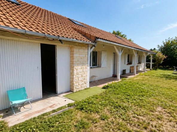Investissez dans une maison louée à Checy avec 5 chambres et dépendances, idéale pour un rendement locatif sécurisé