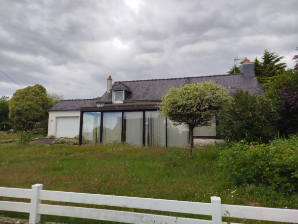 Maison à vendre à Bannalec avec grand terrain et potentiel de construction