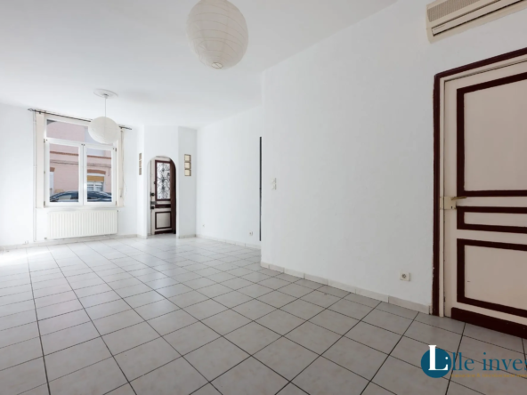 Maison à vendre à Mons-en-Barœul – Maison ancienne avec jardin et potentiel rénové