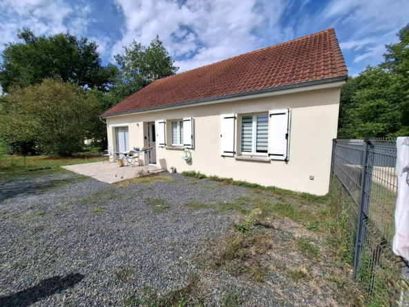 Maison de plain-pied de 85 m² avec jardin à Gièves, secteur pratique