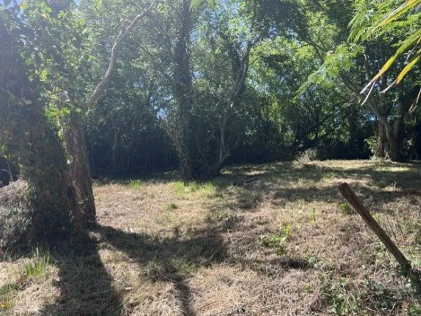 Terrain constructible de 399 m² à Mouguerre, proche commodités