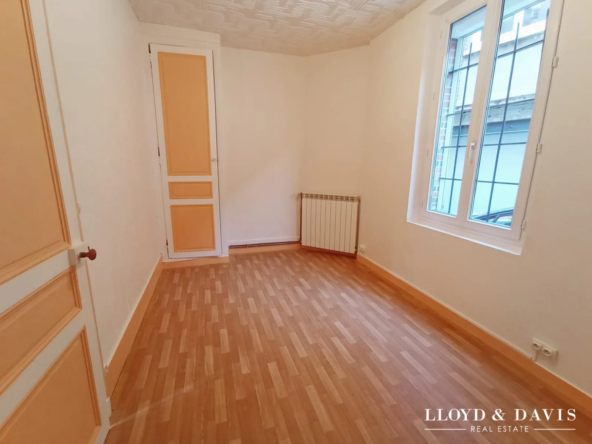 Appartement de 48m² en Centre-ville de Sens avec cour privative