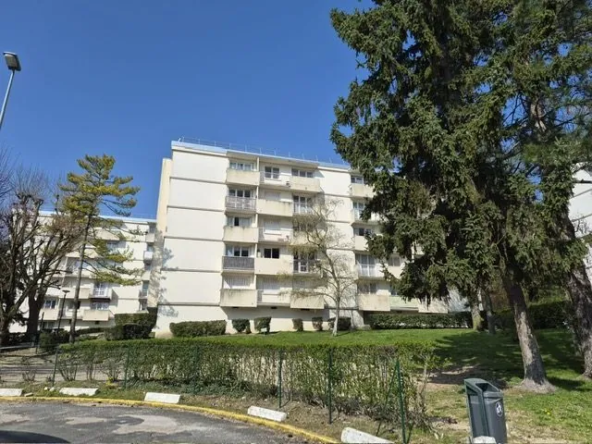 Vente Appartement F3 à Gagny avec Balcon et Parking