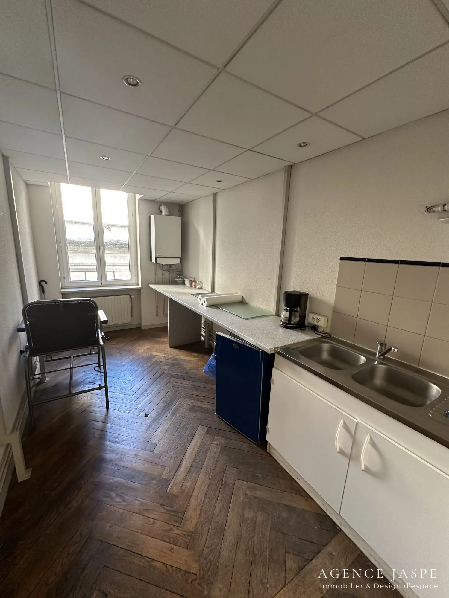 Local professionnel de 128 m² au centre de Saint-Étienne avec ascenseur 