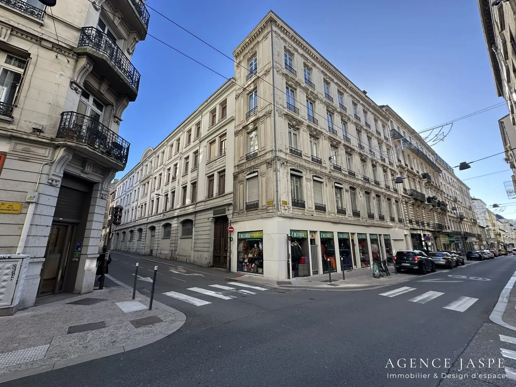 Local professionnel de 128 m² au centre de Saint-Étienne avec ascenseur 