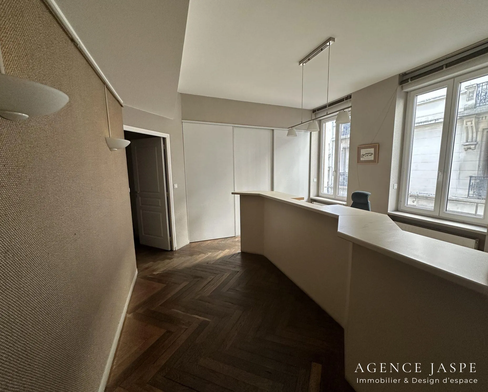 Local professionnel de 128 m² au centre de Saint-Étienne avec ascenseur 
