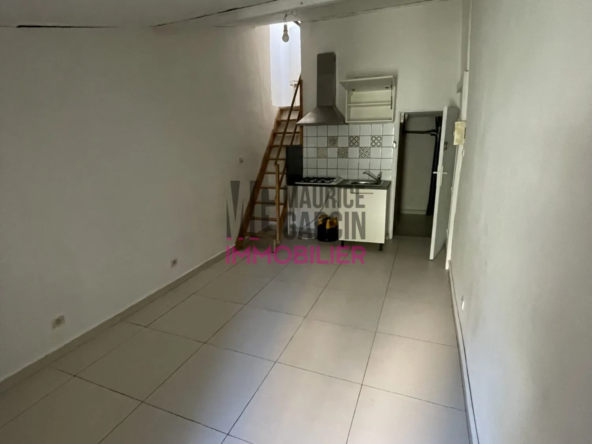 Immeuble de deux studios loués à Carpentras, rentabilité optimale