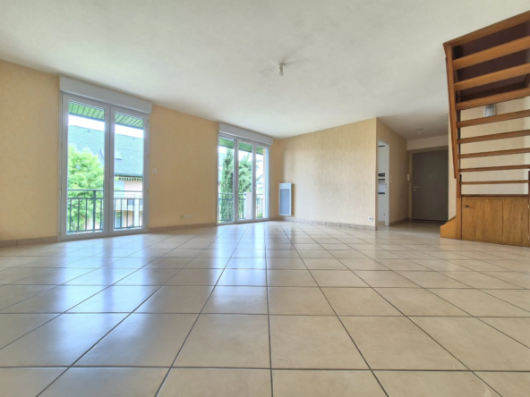 Appartement T3 en duplex avec piscine, garage et parking à Onet-le-Château