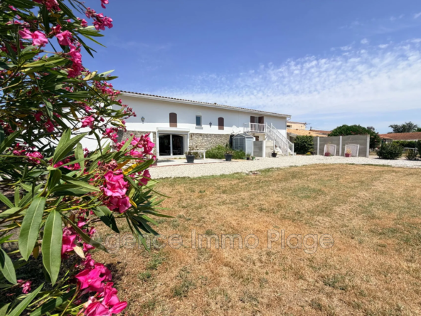 Vente ensemble immobilier avec maison, appartements et garage à Valeyrac