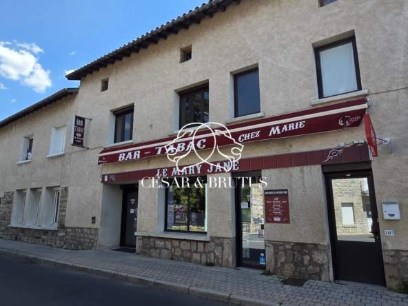 Immeuble de rapport à vendre à Saint-Germain-Laprade avec revenus immédiats