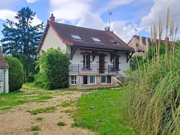 Vue du bien Maison familiale à rénover avec grand parc et atelier à Simandre