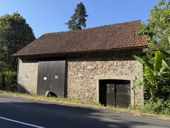 Grange avec accès privé à la Dordogne à vendre à Monceaux-sur-Dordogne