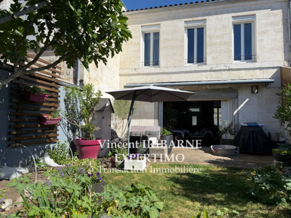 Maison de ville en pierre avec 4 chambres et jardin à Saintes, centre-ville