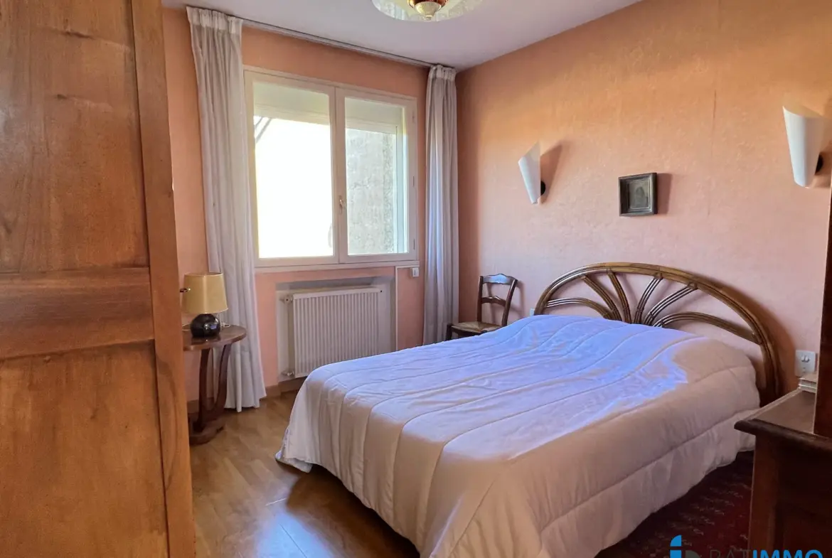 Etage - Chambre 1 Maison de 102 m² avec jardin et garage à Albi Cantepau 
