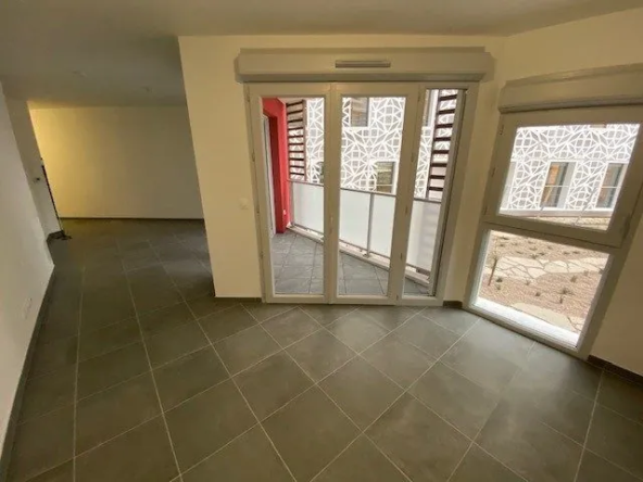 Appartement 1 pièce à vendre à Marseille, proximité Terrasses du Port