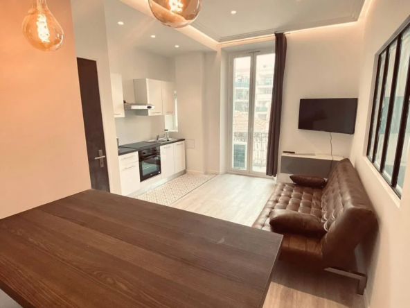 Appartement à vendre à Cannes, 33 m², rénové, avec rentabilité locative attractive