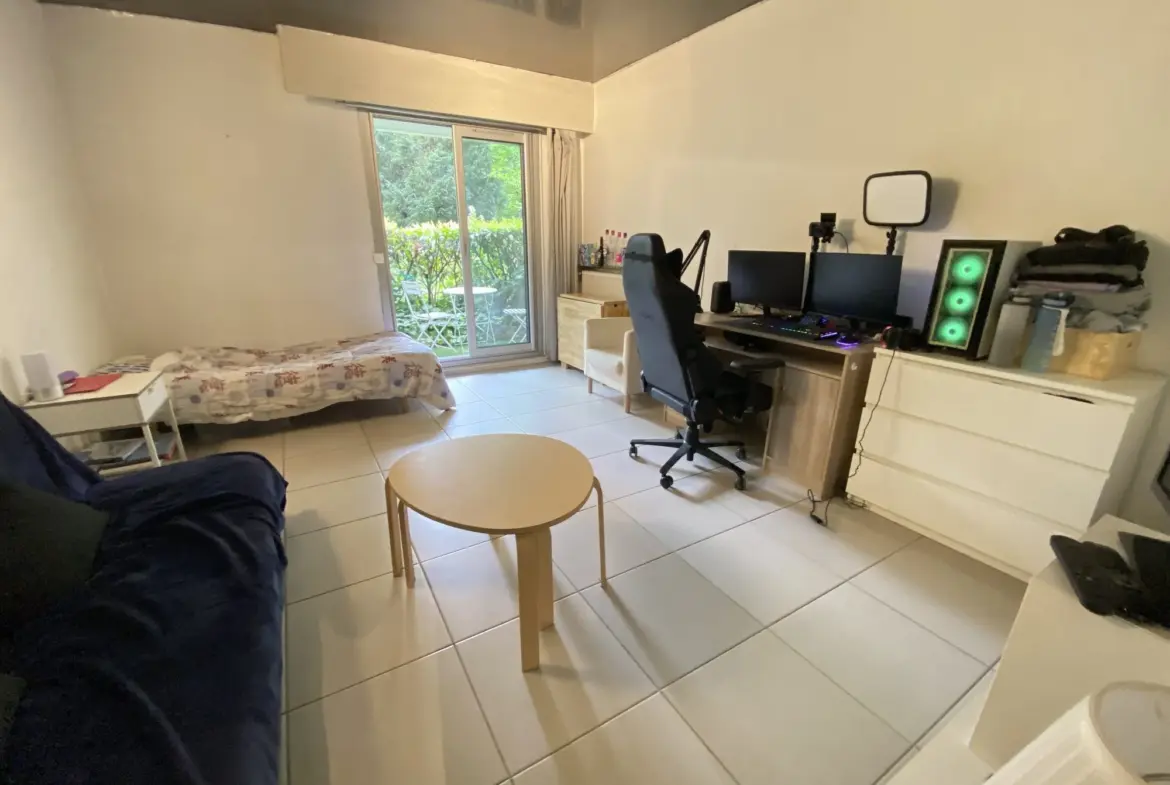 Studio de 30 m² avec terrasse et parking à Lyon 3e – Résidence de standing 