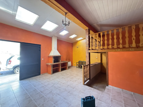 Appartement T3 au centre-ville de Thuir - Rez-de-chaussée avec mezzanine